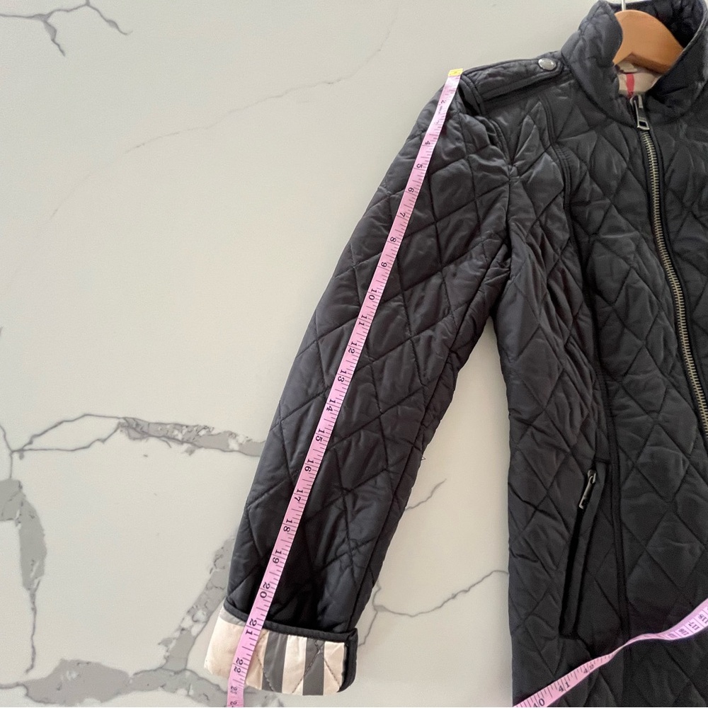 Burberry - Jacket / Puffer Coat - Black Quilted w/ Fitted Silhouette - Zip Front - Picture 13 of 16